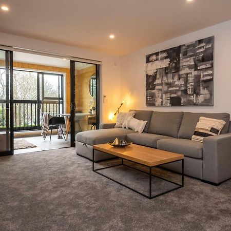 Penthouse With Park View Apartment ไครสต์เชิร์ช ภายนอก รูปภาพ
