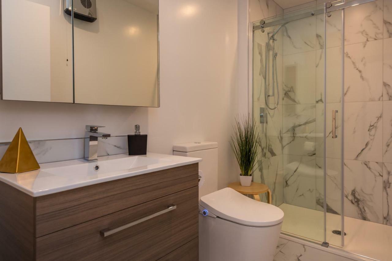 Penthouse With Park View Apartment ไครสต์เชิร์ช ภายนอก รูปภาพ